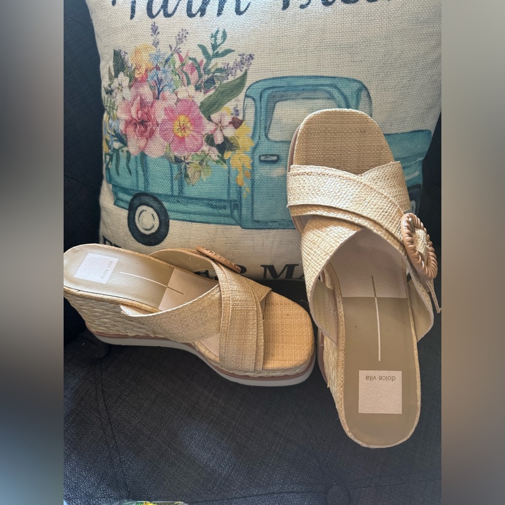Dolce Vita Wedge Sandals 8.5. New.